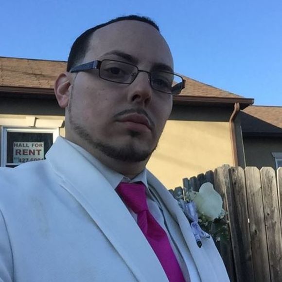 Meet your Posher, Carlos - Picture 1 of 1